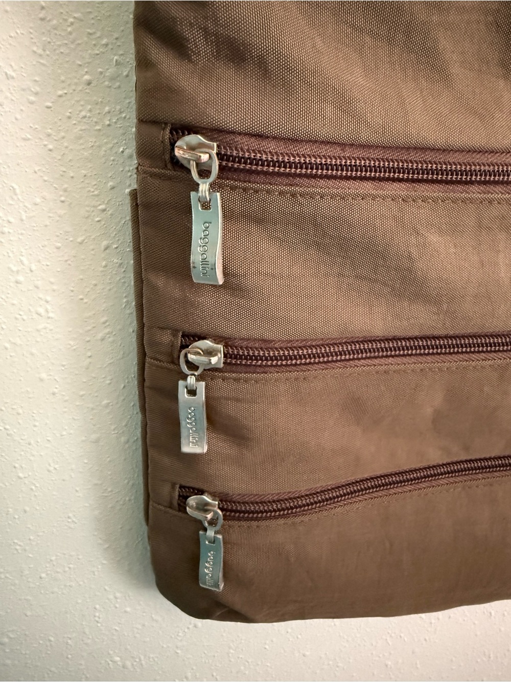Baggallini Multi Pocket Crossbody Travel Bag Brown Nylon Organizer Purse - Picture 5 of 8